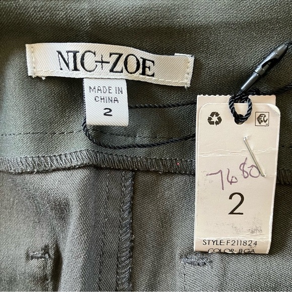 NIC+ZOE Greenish Gray Wonderstretch Pocket Straight Leg Pants (2) - Picture 6 of 10